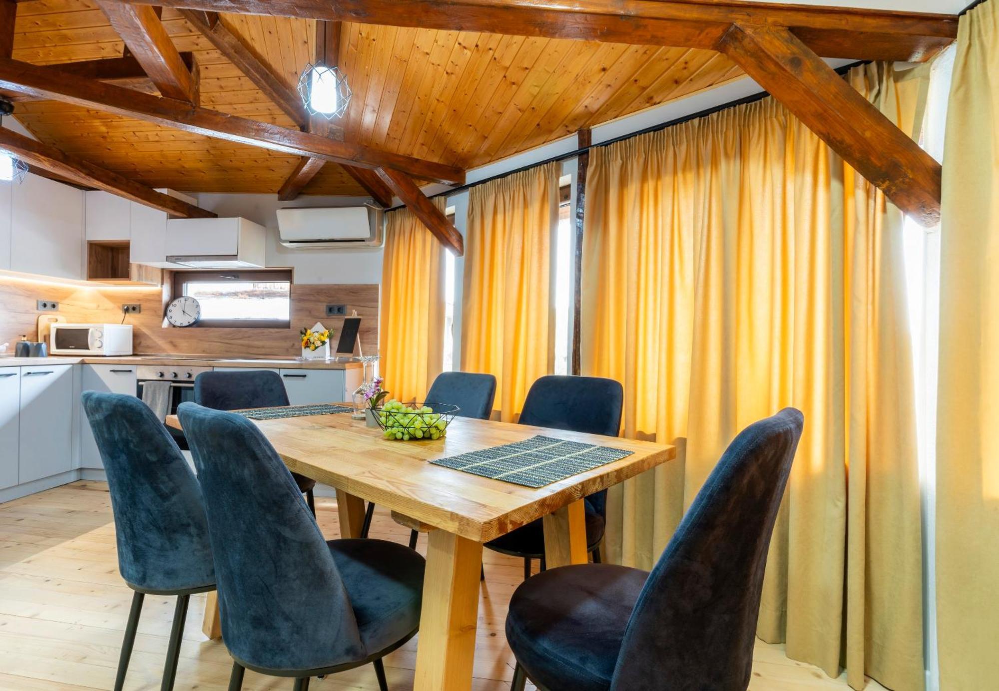 Bobevata Guest House - Floor 2 - Stunning View Old Town Weliko Tarnowo Exterior foto